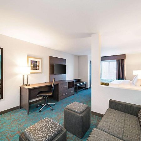 Comfort Inn & Suites Oklahoma City Near Bricktown Экстерьер фото