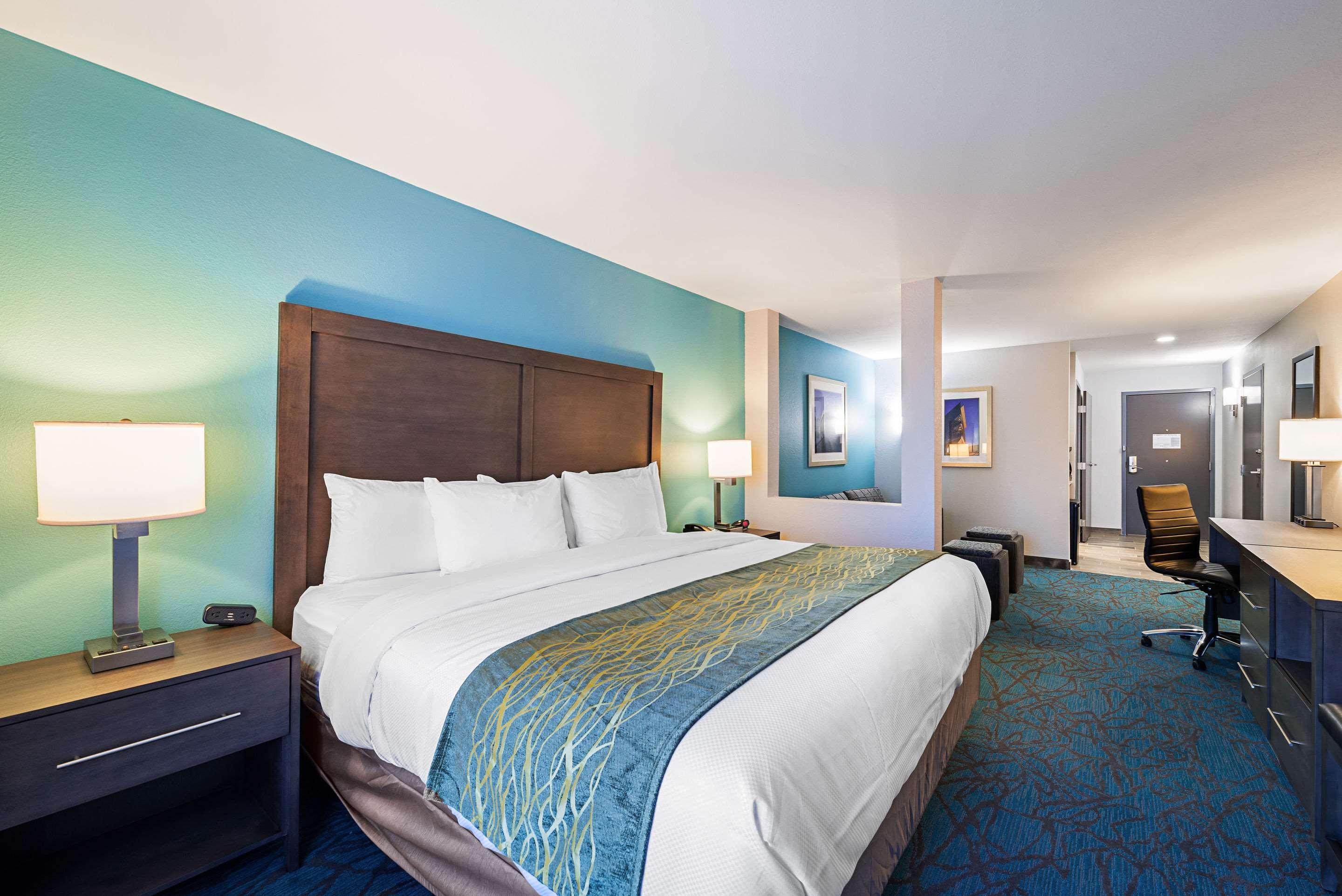 Comfort Inn & Suites Oklahoma City Near Bricktown Экстерьер фото