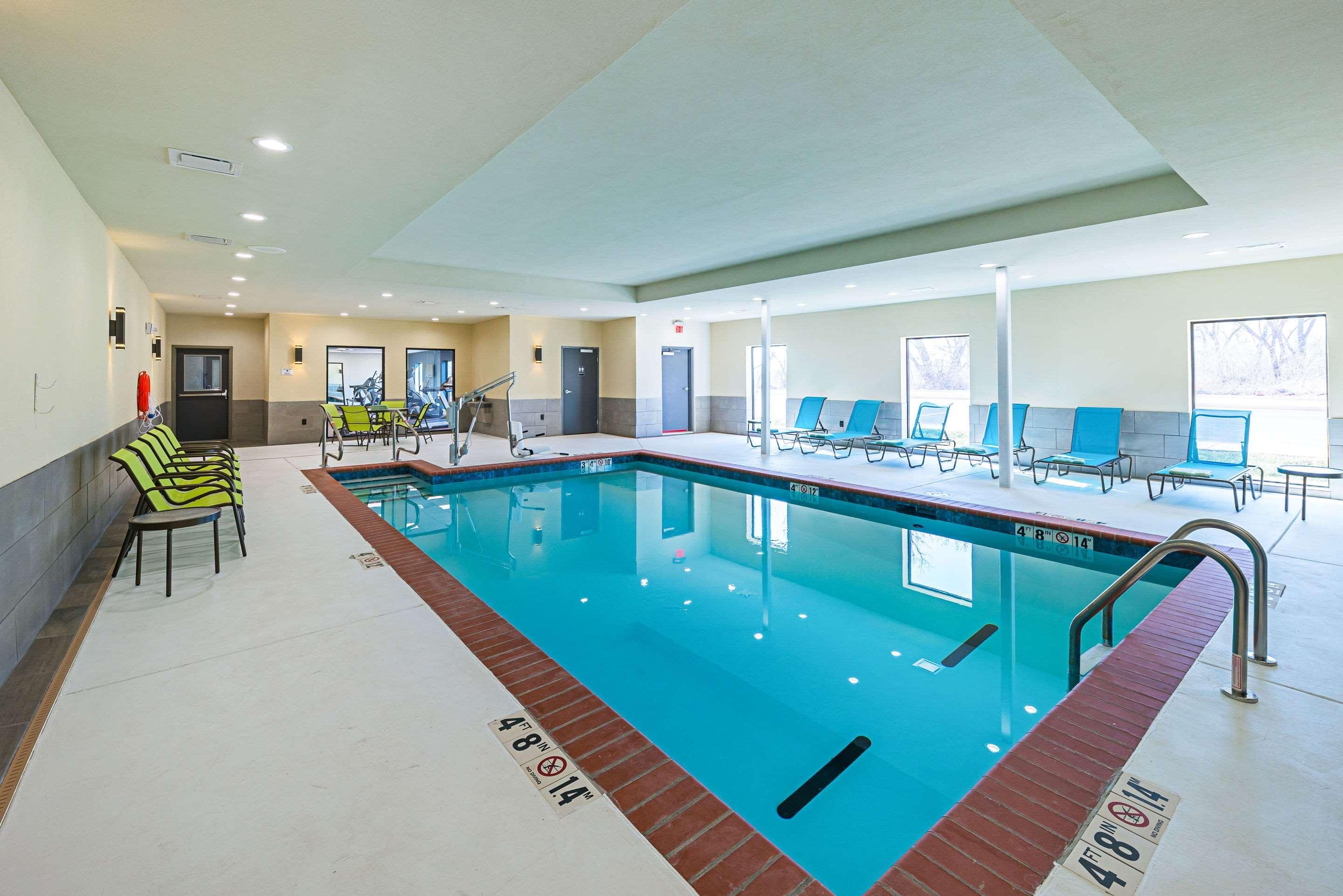 Comfort Inn & Suites Oklahoma City Near Bricktown Экстерьер фото