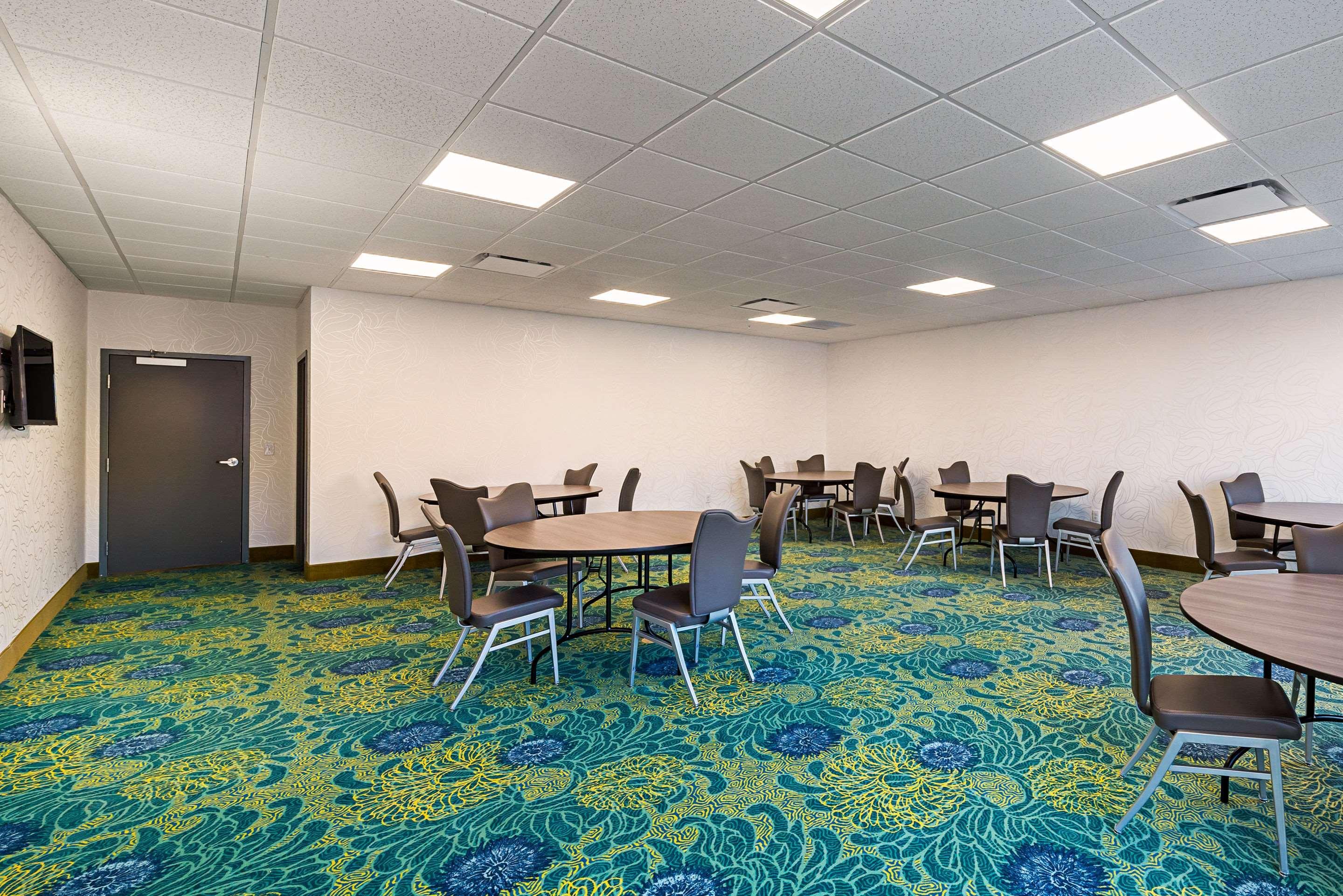 Comfort Inn & Suites Oklahoma City Near Bricktown Экстерьер фото