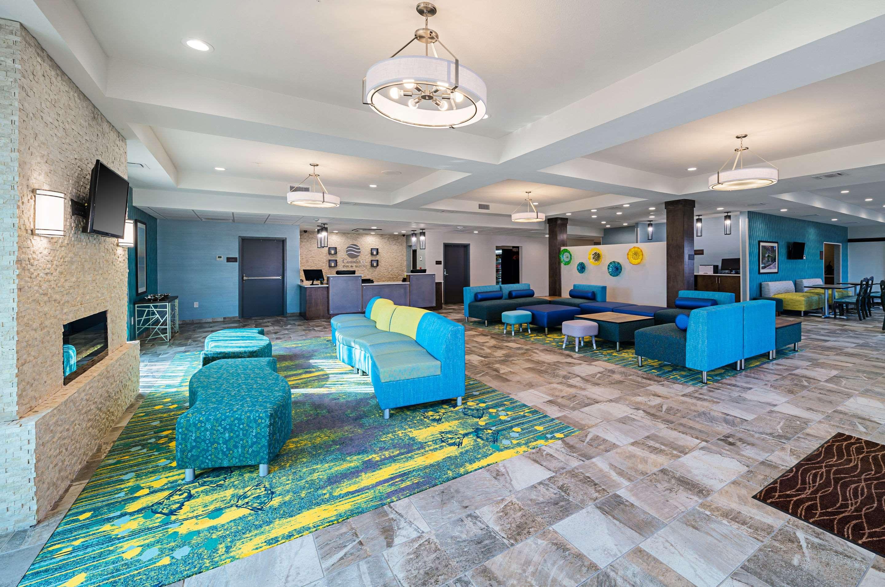 Comfort Inn & Suites Oklahoma City Near Bricktown Экстерьер фото